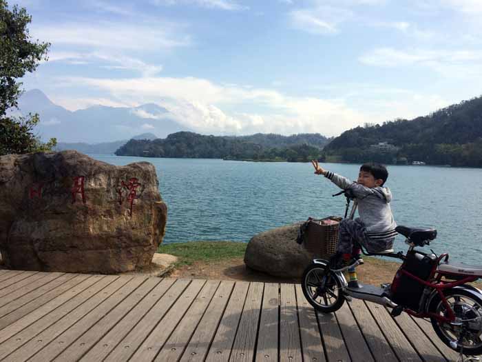 大自然とレンタサイクルを満喫♪　台北から日月潭への親子旅行