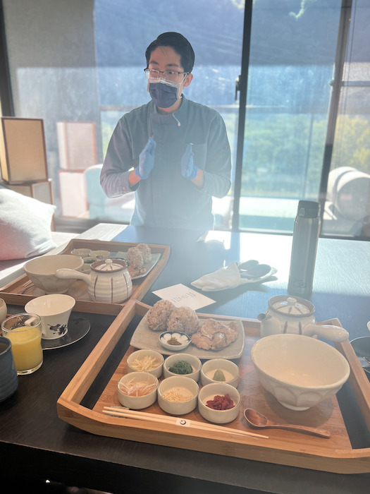 「星のやグーグァン」部屋出し朝食